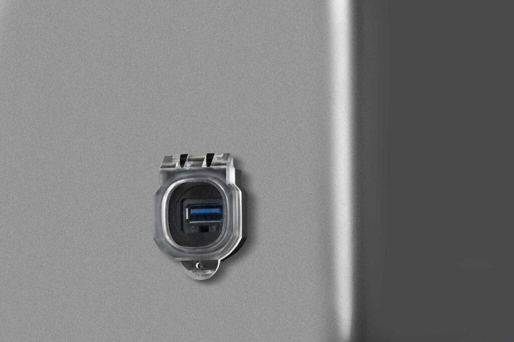 Varimixer - ERGO Series - Update VL5 control panel software via USB with IP65 cover protection - Close up - Varimixer - Varimixer Varimixer - ERGO Series - Update VL5 control panel software via USB with IP65 cover protection - Close up