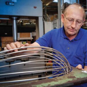 Varimixer Production bending wires process - making the whip - 04
