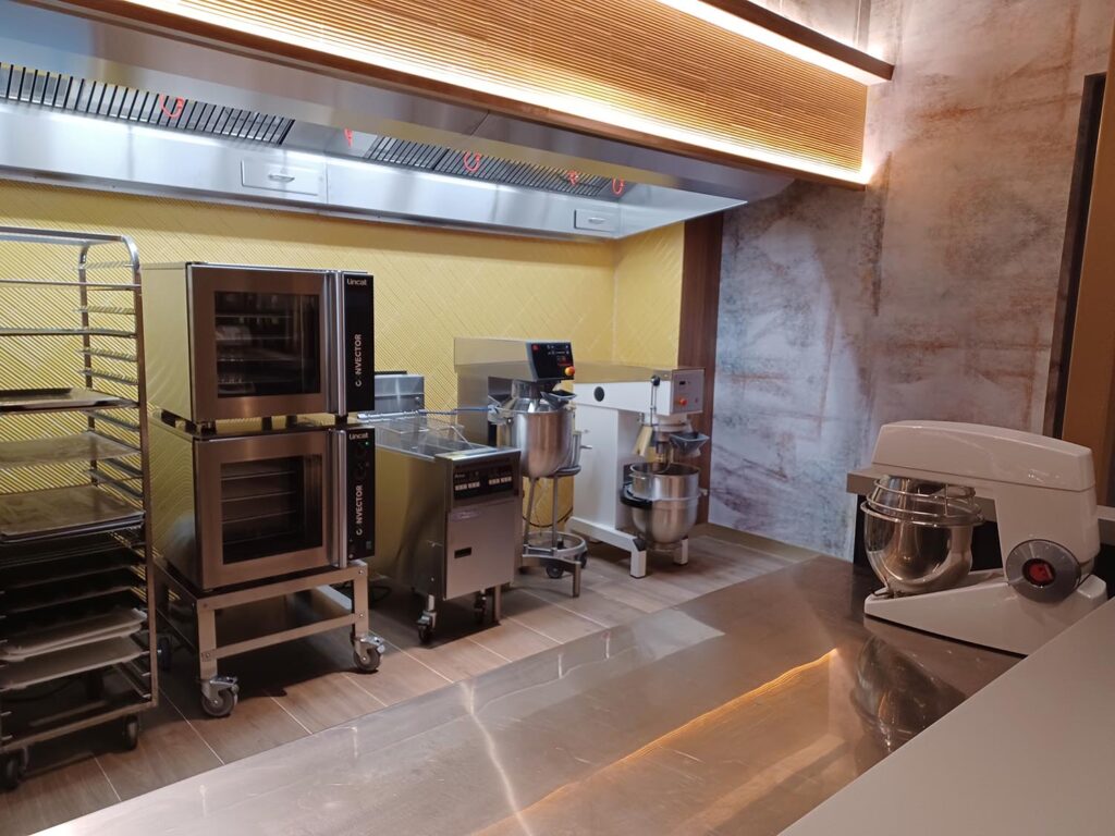Middleby - Varimixer - Showroom in Madrid, Spain - Varimixer mixers displayed - The KODIAK, AR and TEDDY Serie