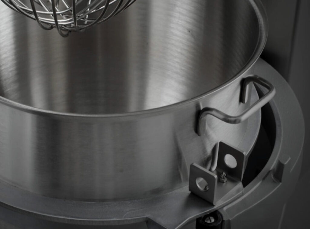 varimixer_ergo_series_bowl_loweringjpg - Varimixer - Varimixer Varimixer - ergo series bowl lowering - Commercial Planetary Mixer