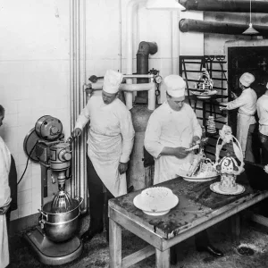 bjorn_wodschow_varimixer_k_16_in_use_at_the_most_famous_confectioners_conditori_La_Glace_in_copenhagen_denmark_in_1920s_superb_confectionery - Varimixer - Varimixer